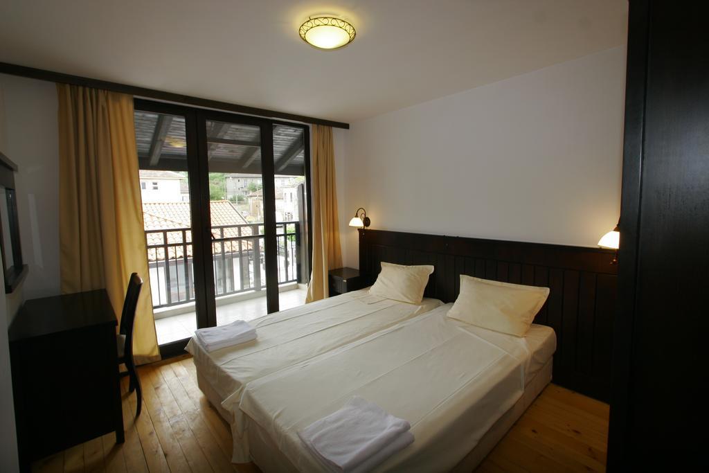 Guest House Bukor Shtepi Mandrica Exterior foto