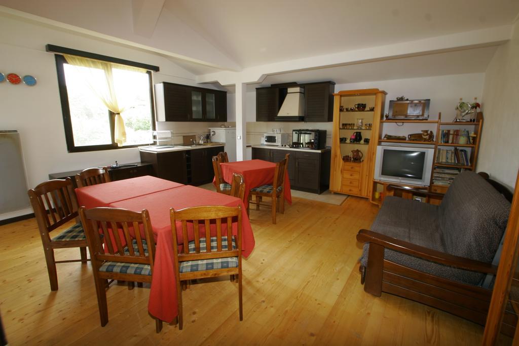 Guest House Bukor Shtepi Mandrica Exterior foto