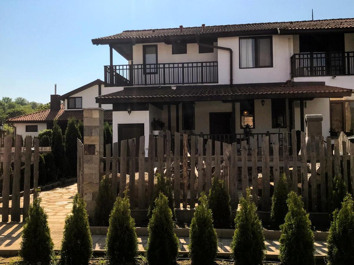 Guest House Bukor Shtepi Mandrica Exterior foto