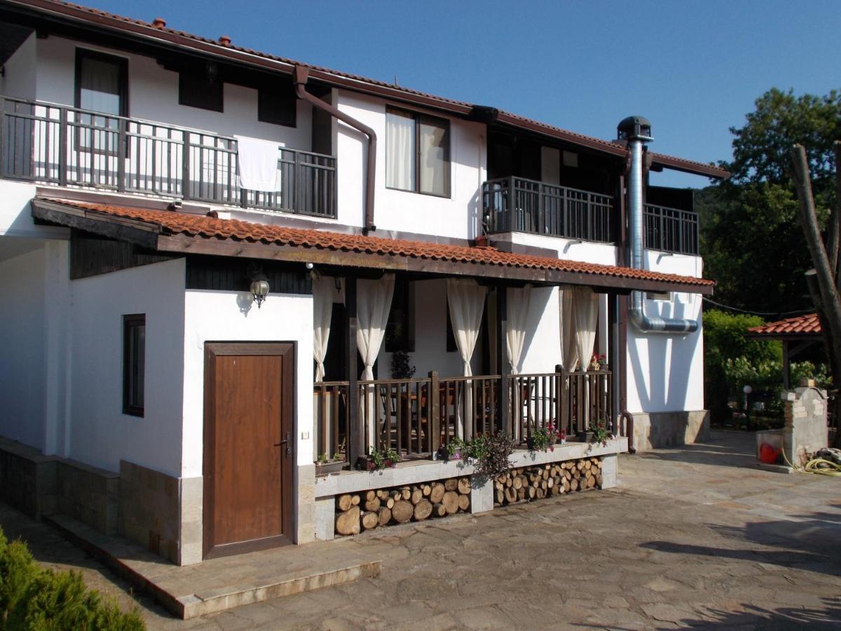 Guest House Bukor Shtepi Mandrica Exterior foto